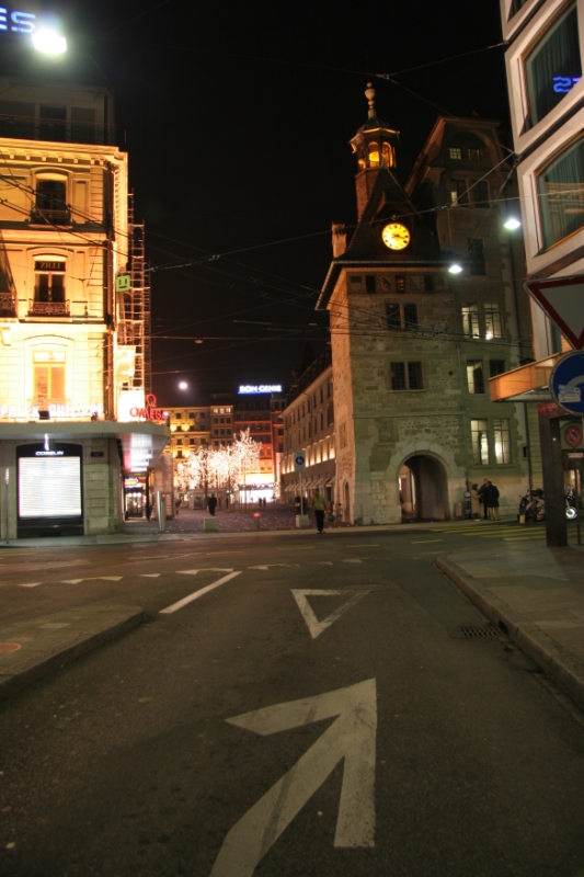 Molard square at night, Geneva Switzerland.jpg - Molard square at night